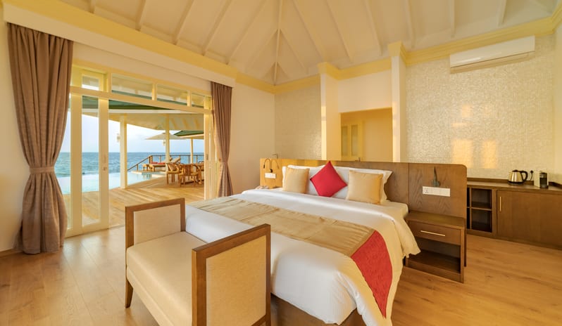 indian-ocean-holidays-maldives-siyam-world-maldives-two -bedroom-grand-water-pavilion-with-slide